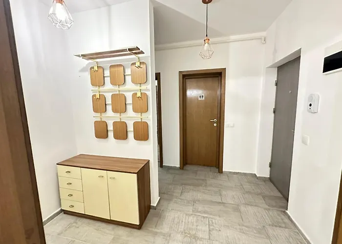 Coresi Mall Galaxy Apartment *